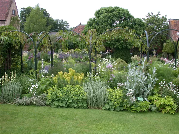 Gartengestaltung mit Kletterpflanzen