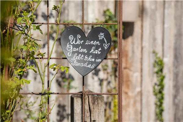 Gartenambiente - Schild mit Schrift
